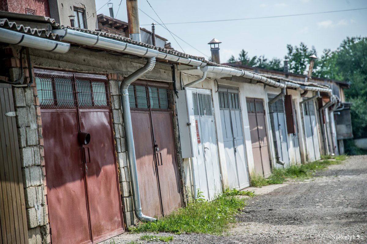 Székelyudvarhelyen megnövelték a garázshasználati illetékeket. Egyelőre nem bontanak •  Fotó: Barabás Ákos
