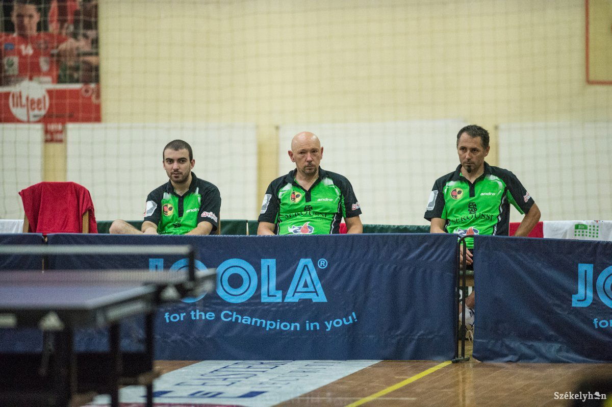 Várakozás. A következő szezonban már több színtéren kell helytálljanak az udvarhelyi pingpongozók. Archív &bullet;  Fotó: Barabás Ákos