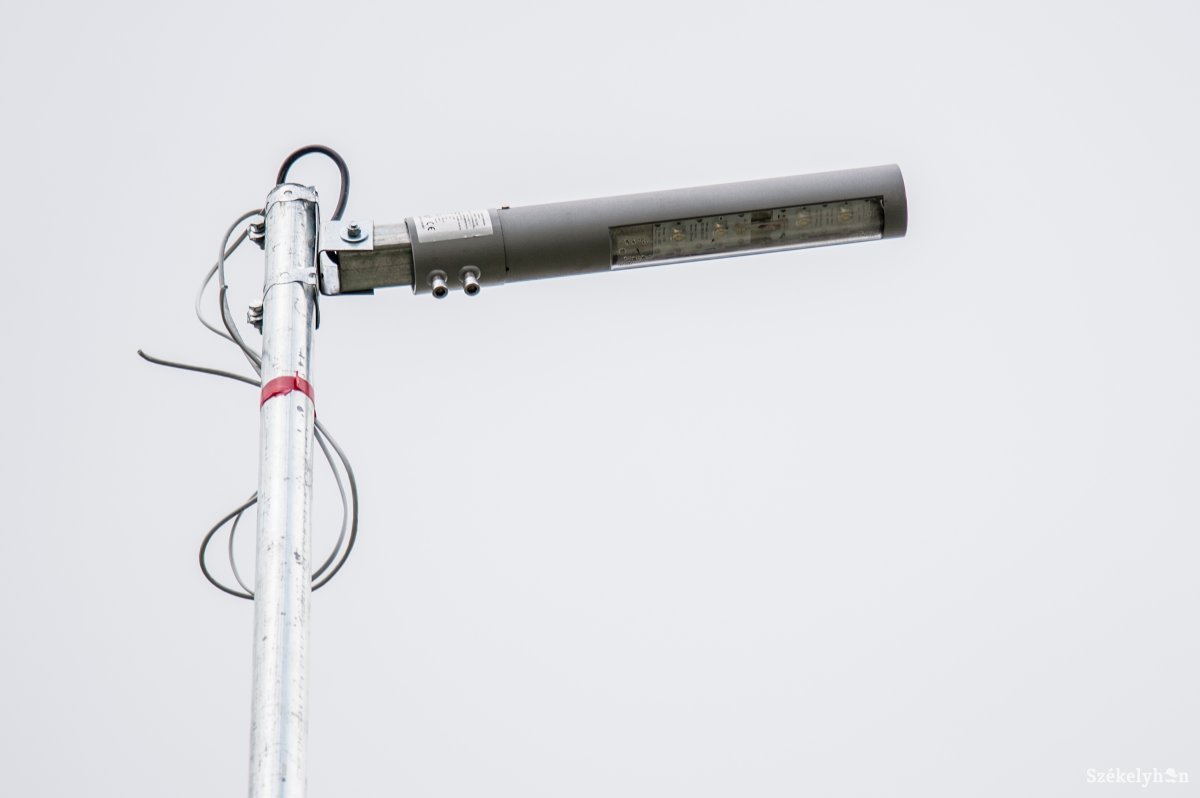 Egyelőre csak a Mihai Eminescu-negyedben működik a fényérzékelő által vezérelt rendszer &bullet;  Fotó: Barabás Ákos