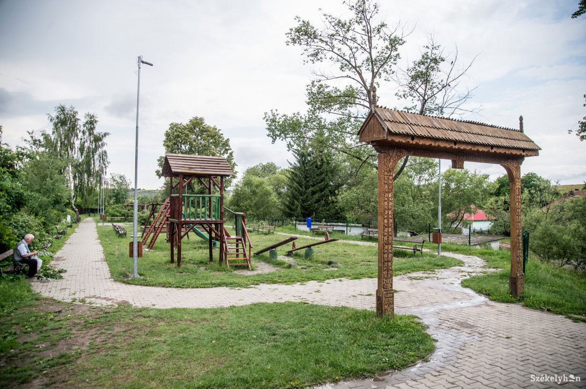 A városi parkban teljesen fel kellett újítani a rendszert &bullet;  Fotó: Barabás Ákos