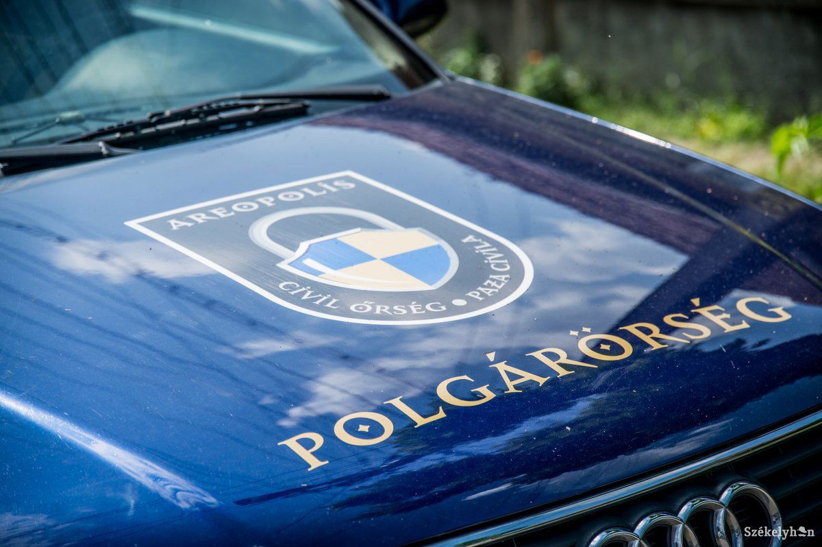 Az autókat már feliratozták, de a polgárőrség létrehozása még folyamatban van &bullet;  Fotó: Barabás Ákos