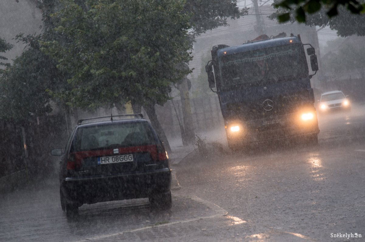 Zápor, szélvihar, rekkenő hőség: a klímaváltozás feje tetejére állította az évszakokat • Fotó: Barabás Ákos