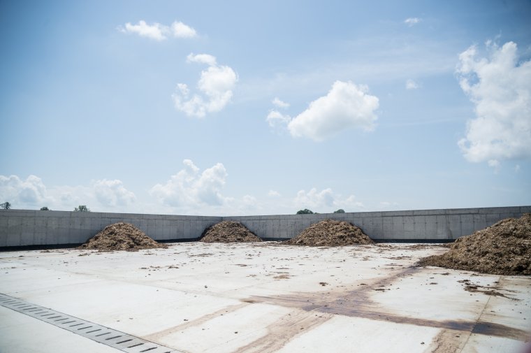 Trágyatelep a Cekenden