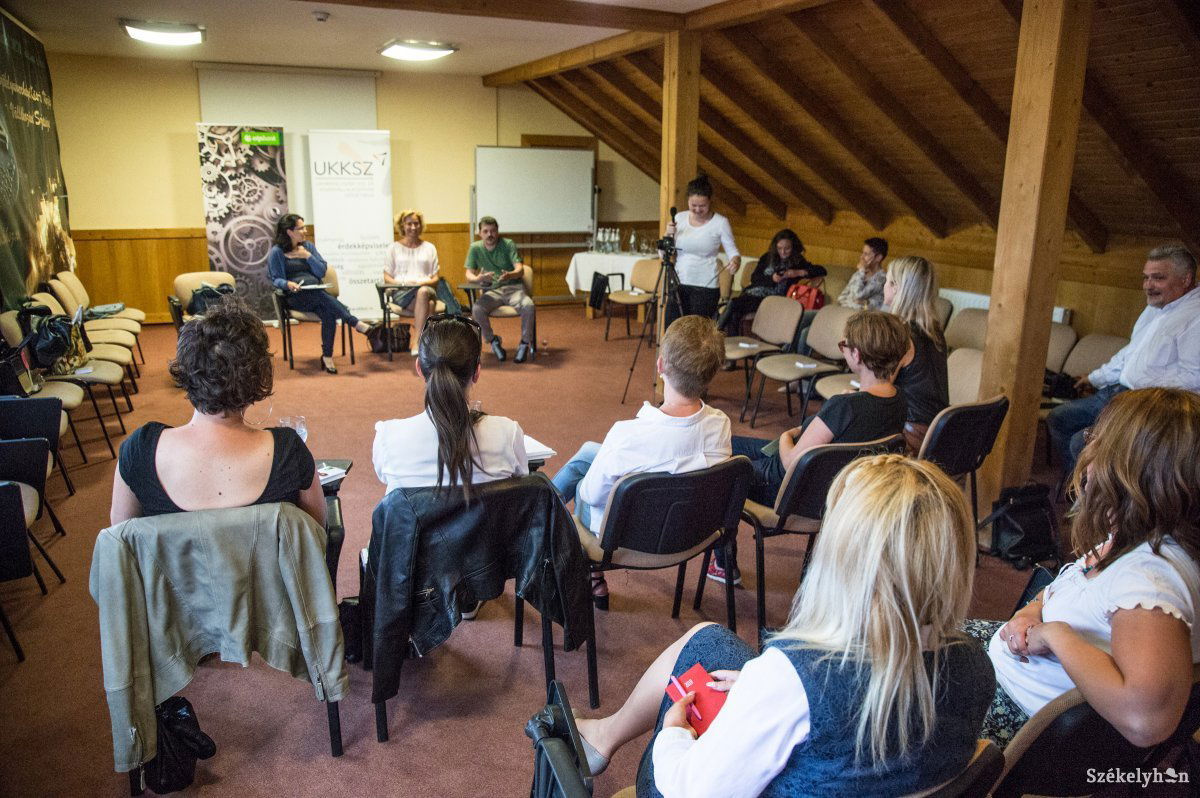 A kezdeményezők remélik, a téma felkelti az érdeklődést •  Fotó: Barabás Ákos