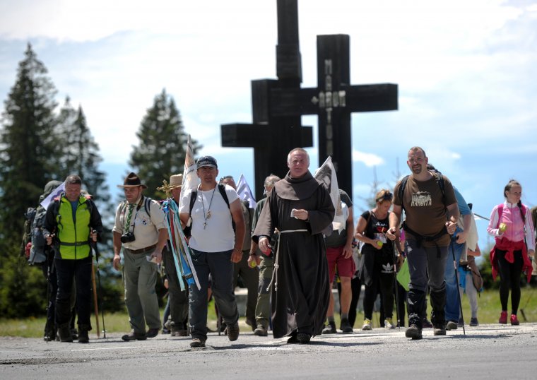 Az erdélyiek vendégszeretetét csodálják a gyalogos zarándokok