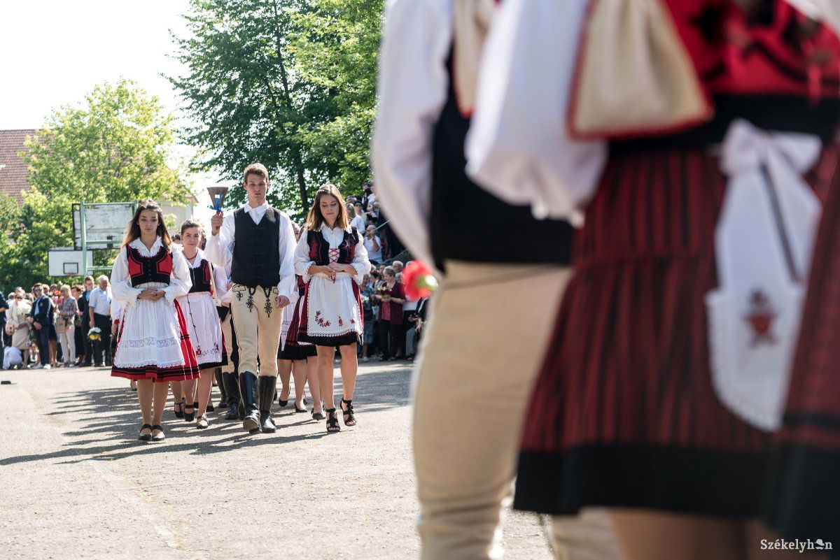 Hogyan tovább? A legfontosabb, hogy a közoktatás befejezése után tisztességes megélhetési lehetőséget találjanak •  Fotó: Veres Nándor