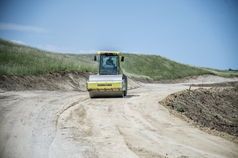 Aszfaltozni fognak Kobátfalva és Firtosmartonos között