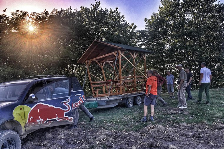 Új pihenőhelyek a Szarkakőn és a Rez-tetőn