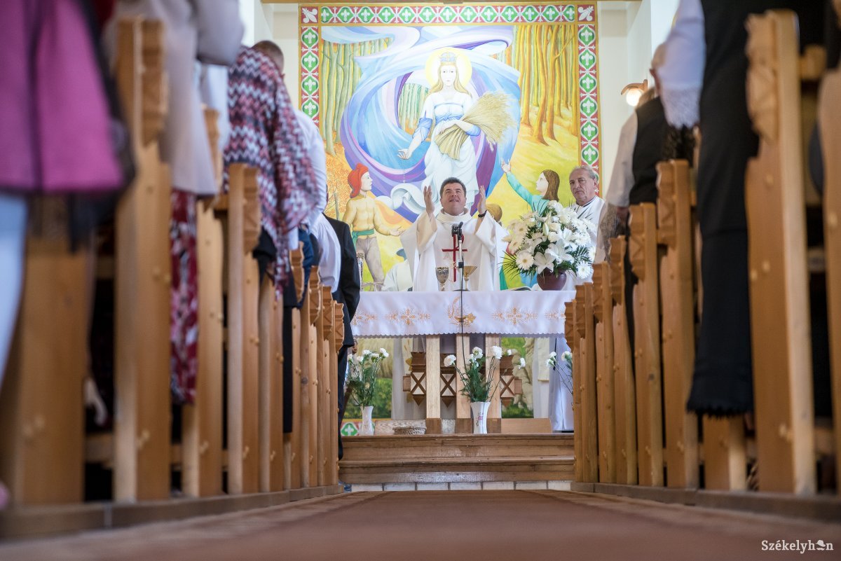 A búcsús szentmise főcelebránsa és szónoka Tamás Barna plébános volt &bullet;  Fotó: Veres Nándor