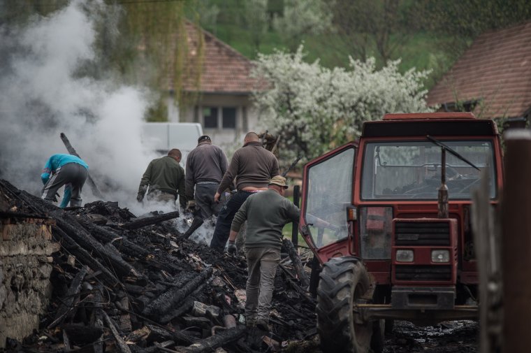Több tízezer lejes kár keletkezett a máréfalvi tűzben – összefogtak a lakók