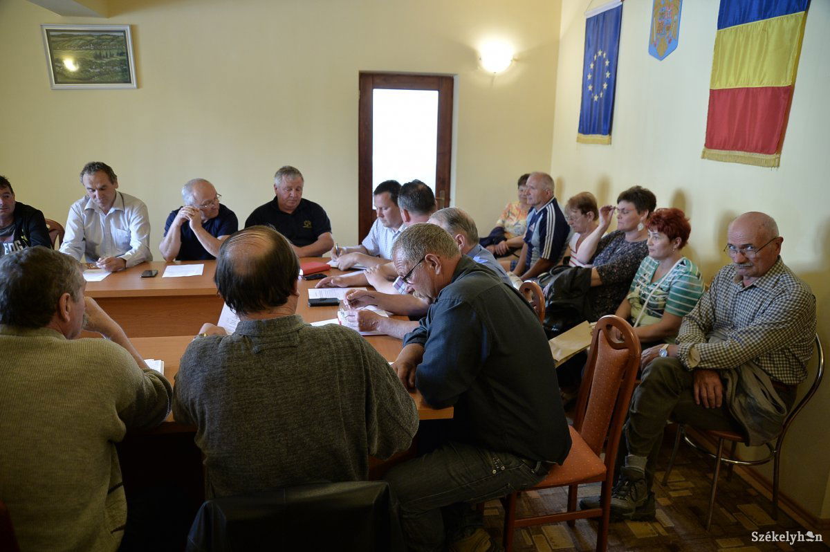 Elfogyott az árvátfalviak türelme, azt várják, hogy nyáron a csapból folyjon a víz &bullet;  Fotó: Barabás Ákos