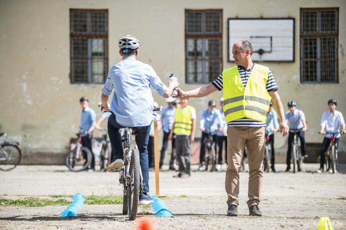 &bullet;  Fotó: Barabás Ákos