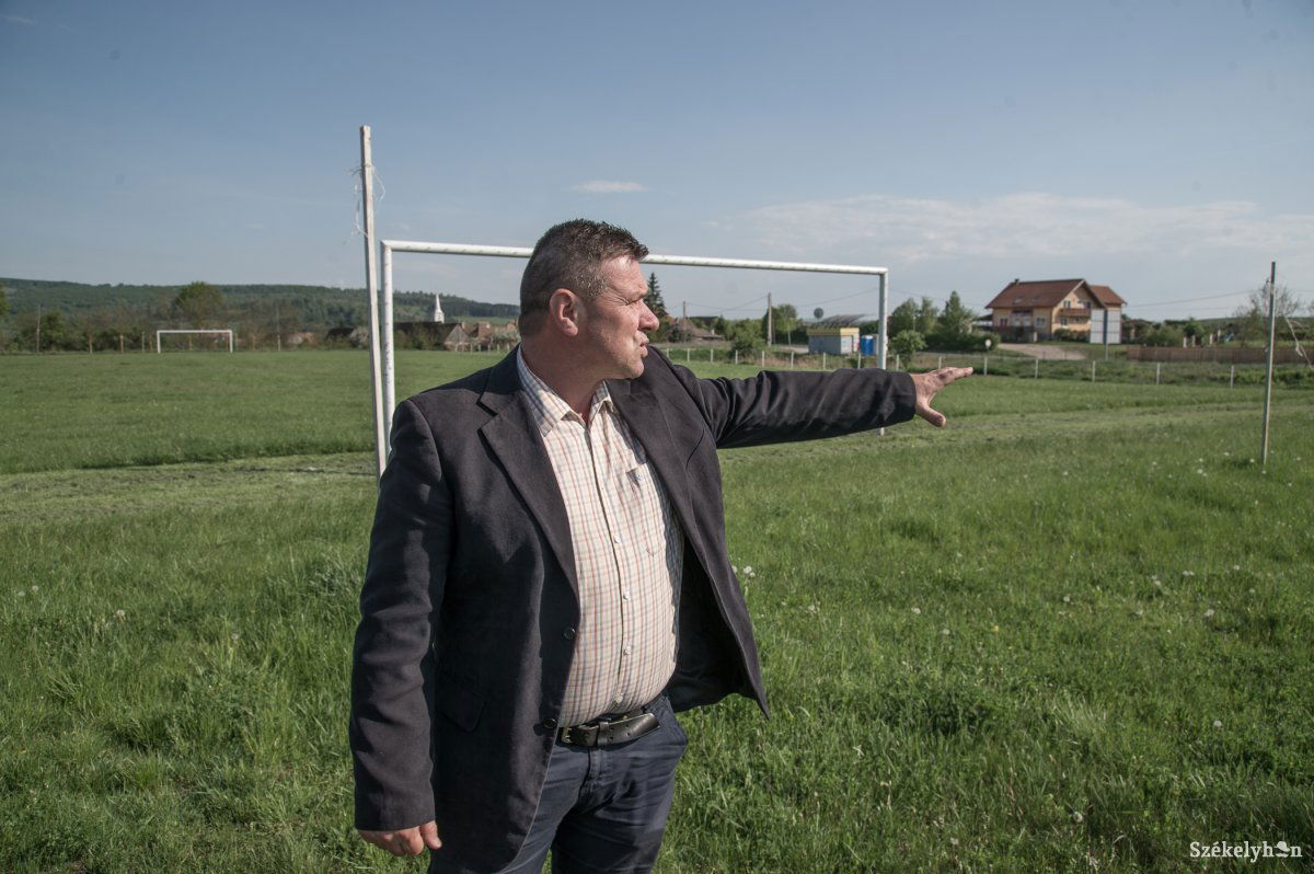 Hangsúlyt fektetnek a sportra Szentmártonban. Őszre új pálya épülhet a községközpontban &bullet;  Fotó: Barabás Ákos