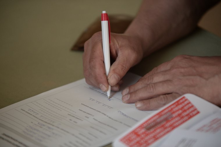 Ma még át lehet venni a szavazási levélcsomagokat a külképviseleteken