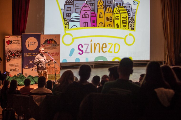 Értékes nyereményekkel gazdagodtak az „újraszínező” diákok
