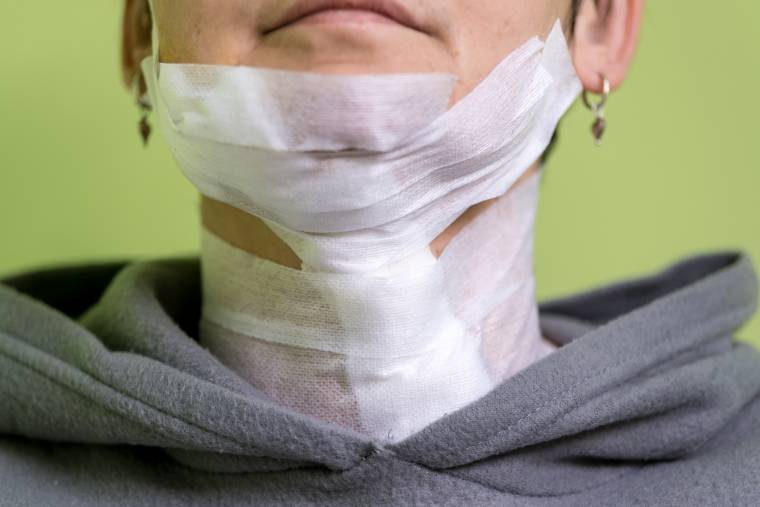 Börtönviselt volt a székelyudvarhelyi késelő, mégis szabadlábon védekezhet