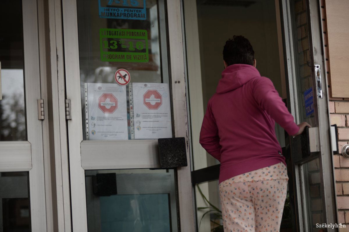 Az influenza megjelenése miatt szigorították a beteglátogatást •  Fotó: Barabás Ákos