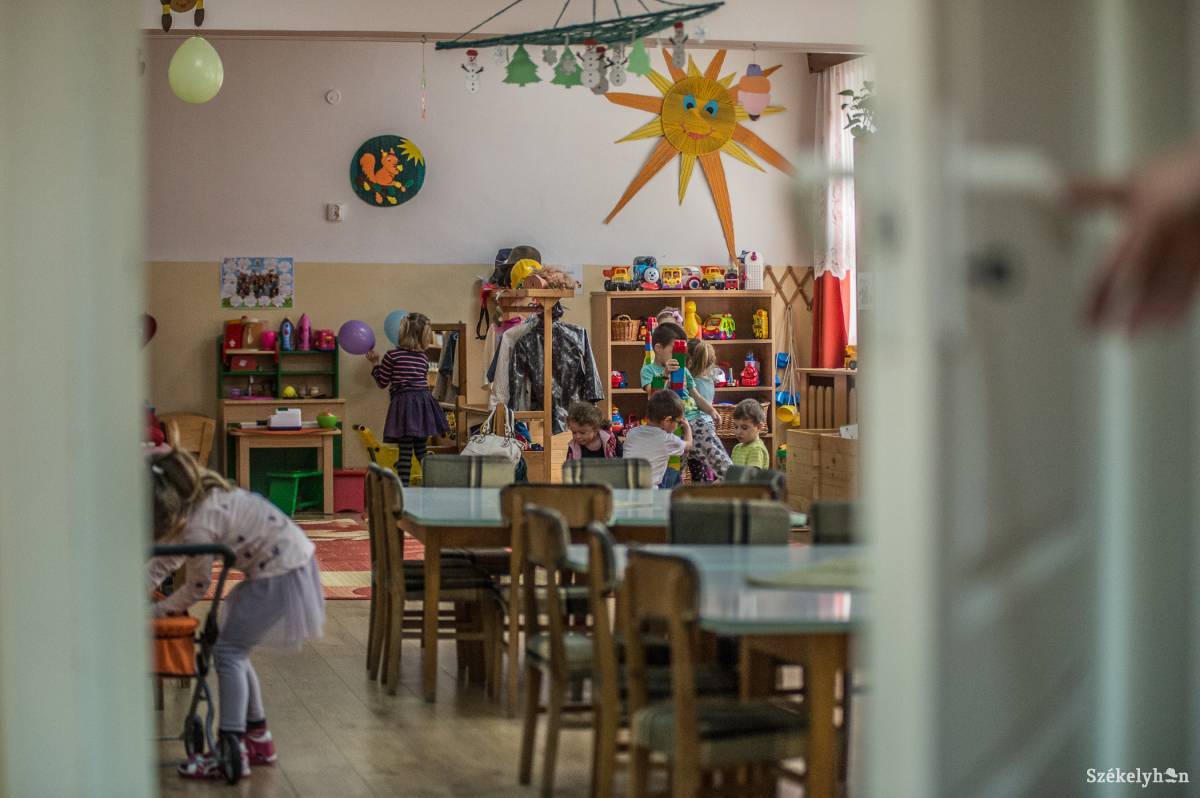 A túl alacsony gyereklétszám miatt egy általános iskolát és egy napközit más tanintézethez kell csatolni. Képünk illusztráció •  Fotó: Barabás Ákos