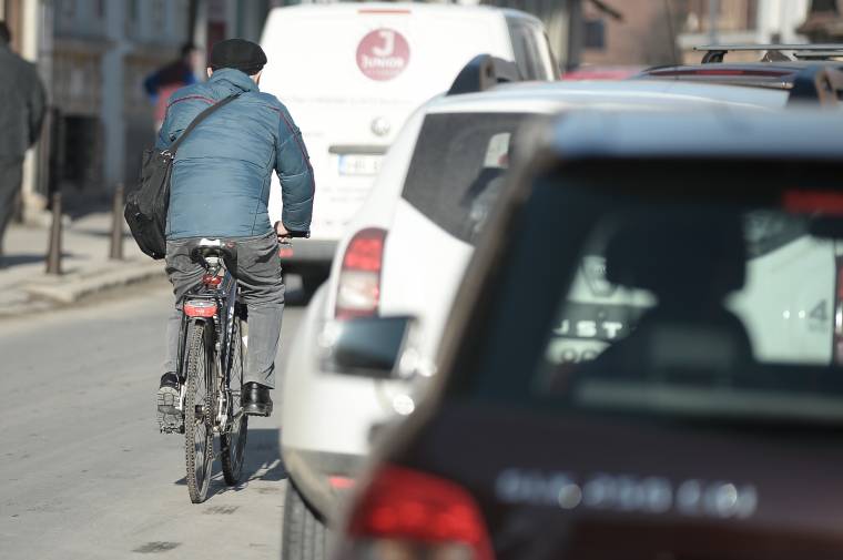 Kerékpársávokat festenek fel Székelyudvarhelyen, változik a forgalmi rend