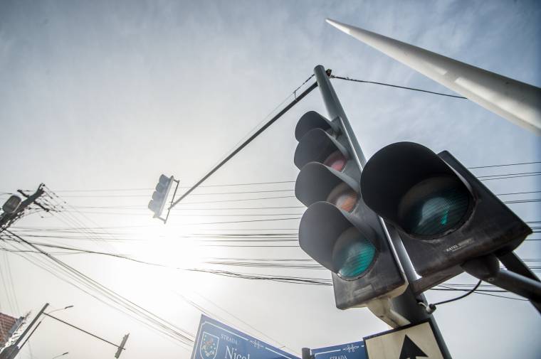 Elromlott a jelzőlámpa, nincs aki megjavítsa