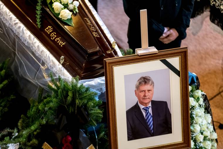 Megüresedettnek nyilvánították Verestóy helyét a szenátusban