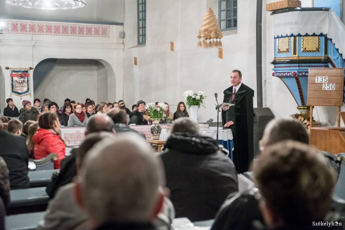 A család és az egyház vigyáz a gyermekekre – hangzott el Alsósófalván •  Fotó: Veres Nándor