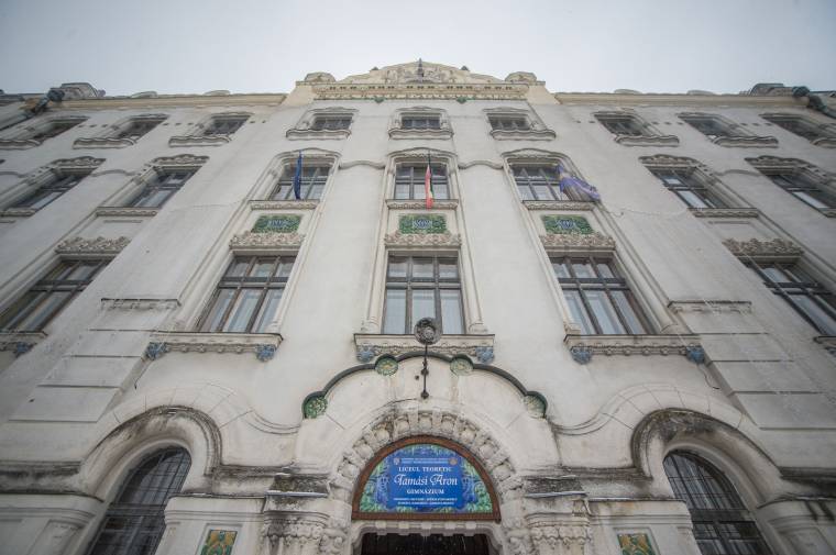 Példátlan felújításba fognak a Giminél