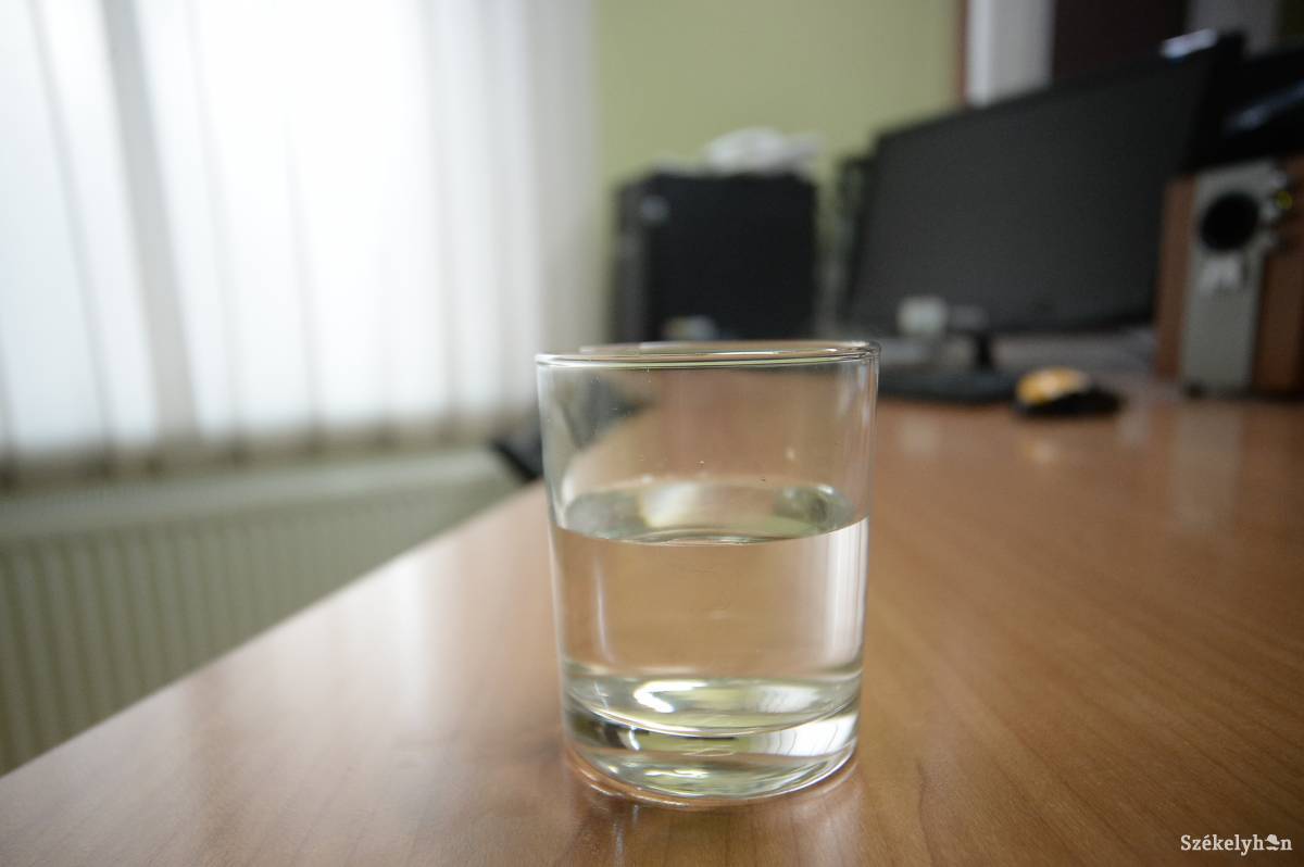 Az elmúlt év egyik legkülönösebb panasza szerint ásványvíztől részegedett meg egy fogyasztó •  Fotó: Barabás Ákos