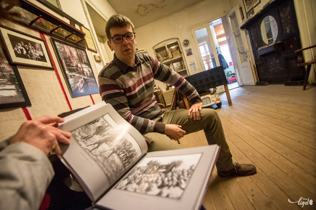 Képekben a világháborús frontokról – a Kováts Fotóarchívumból szemléz a kötet •  Fotó: Barabás Ákos