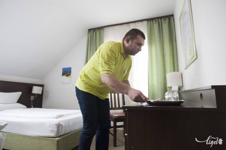 Átlagosan napi húsz szoba jut egy takarítóra •  Fotó: Haáz Sándor