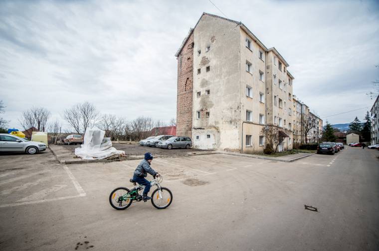Tizenhat parkolót nyertek az elbontott kazánház területén