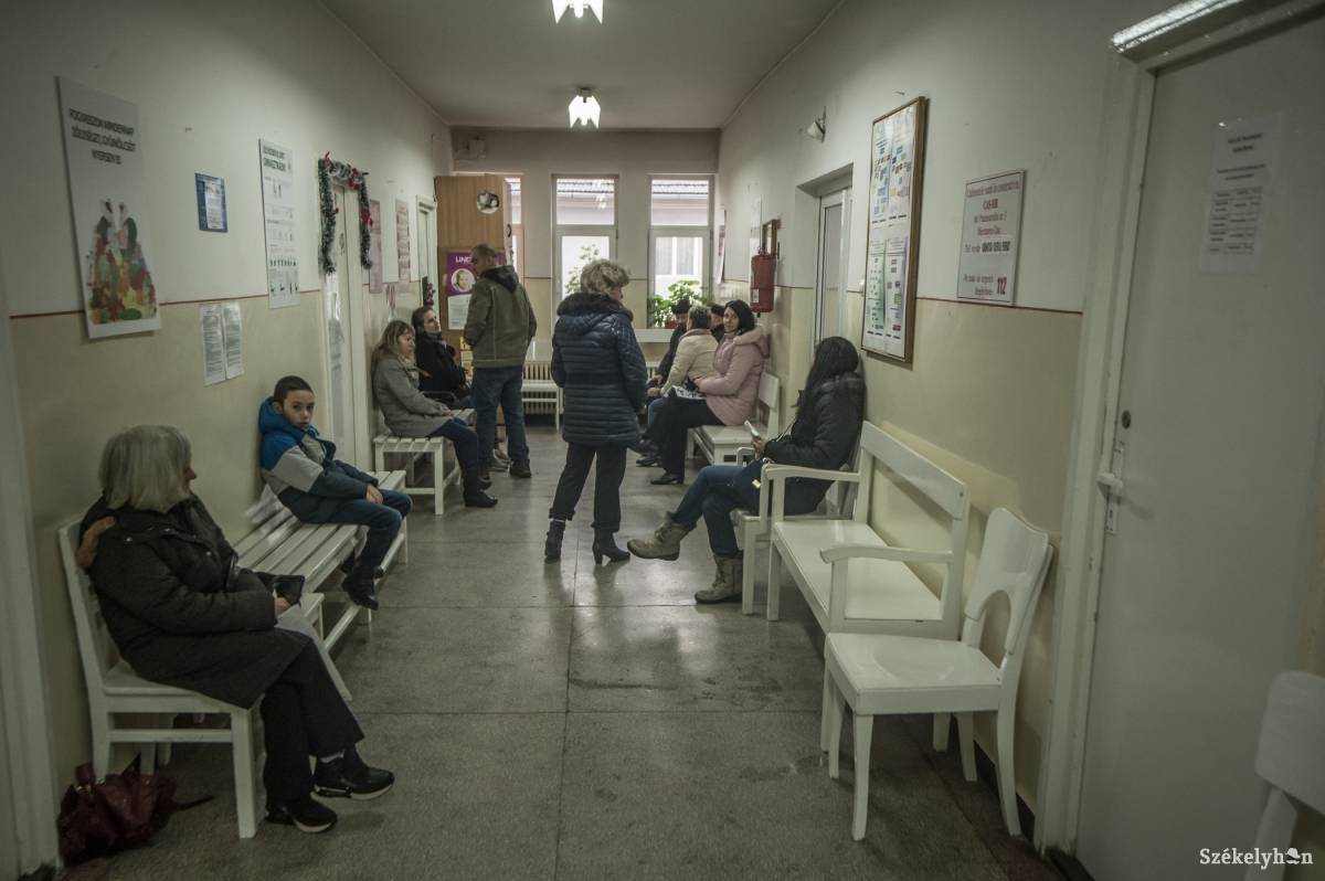 Románia 2700 településéből hatszáz helyen már nincs háziorvos, vagy a közeljövőben nyugdíjba vonul &bullet;  Fotó: Barabás Ákos