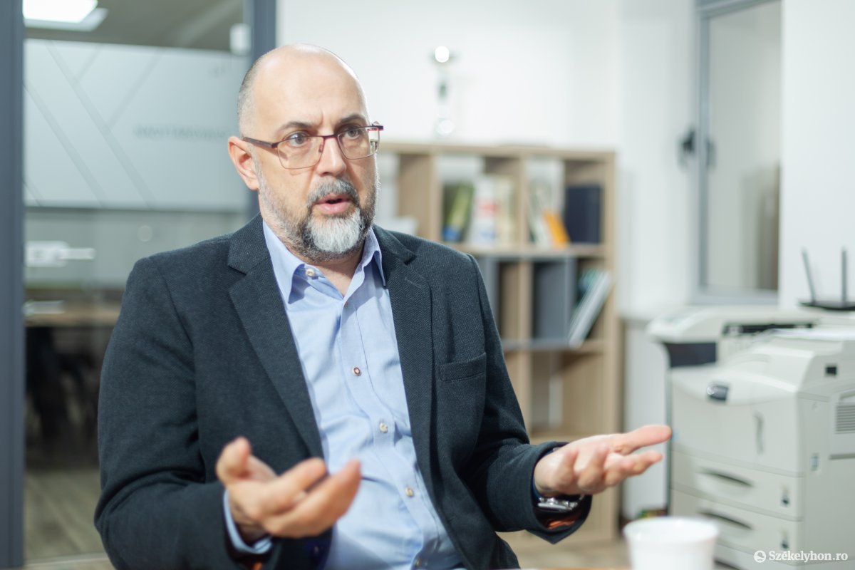 „A politikában az embernek sokkal edzettebb kell legyen a gyomra, mint a mindennapi életben
