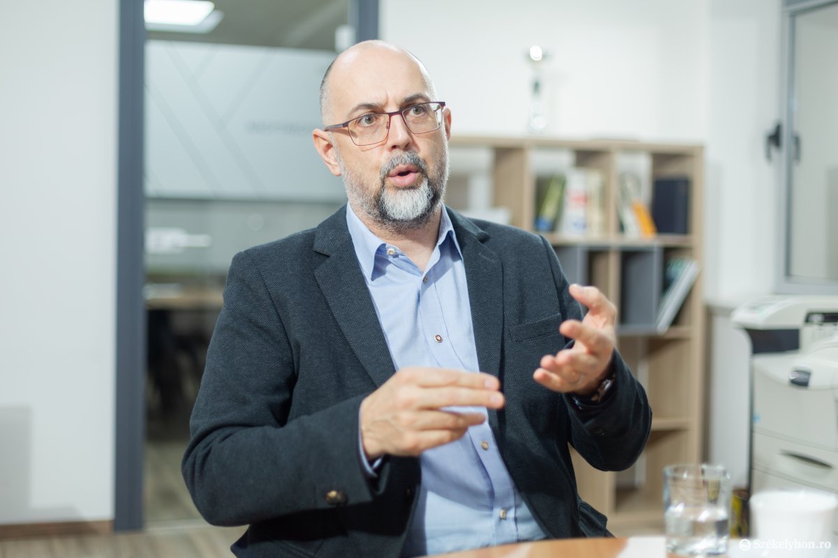 Kelemen Hunor: a parlamentnek erkölcsi és politikai kötelessége megakadályozni a felelősségvállalást a kormány megbuktatásával •  Fotó: Erdély Bálint Előd
