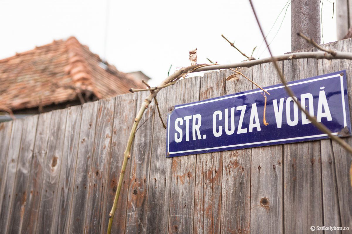 Marad a Cuza Vodă utcanév. Ragaszkodnak hozzá a lakók •  Fotó: Erdély Bálint Előd