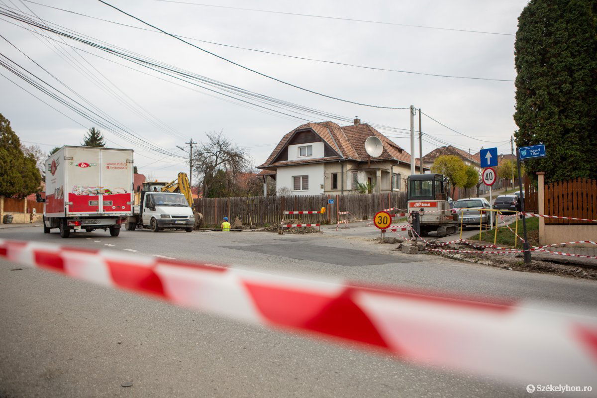 Január elejéig pihennek a munkagépek. Ha az időjárás továbbra is kedvező lesz, 2020-ban folytatódik a beruházás •  Fotó: Erdély Bálint Előd