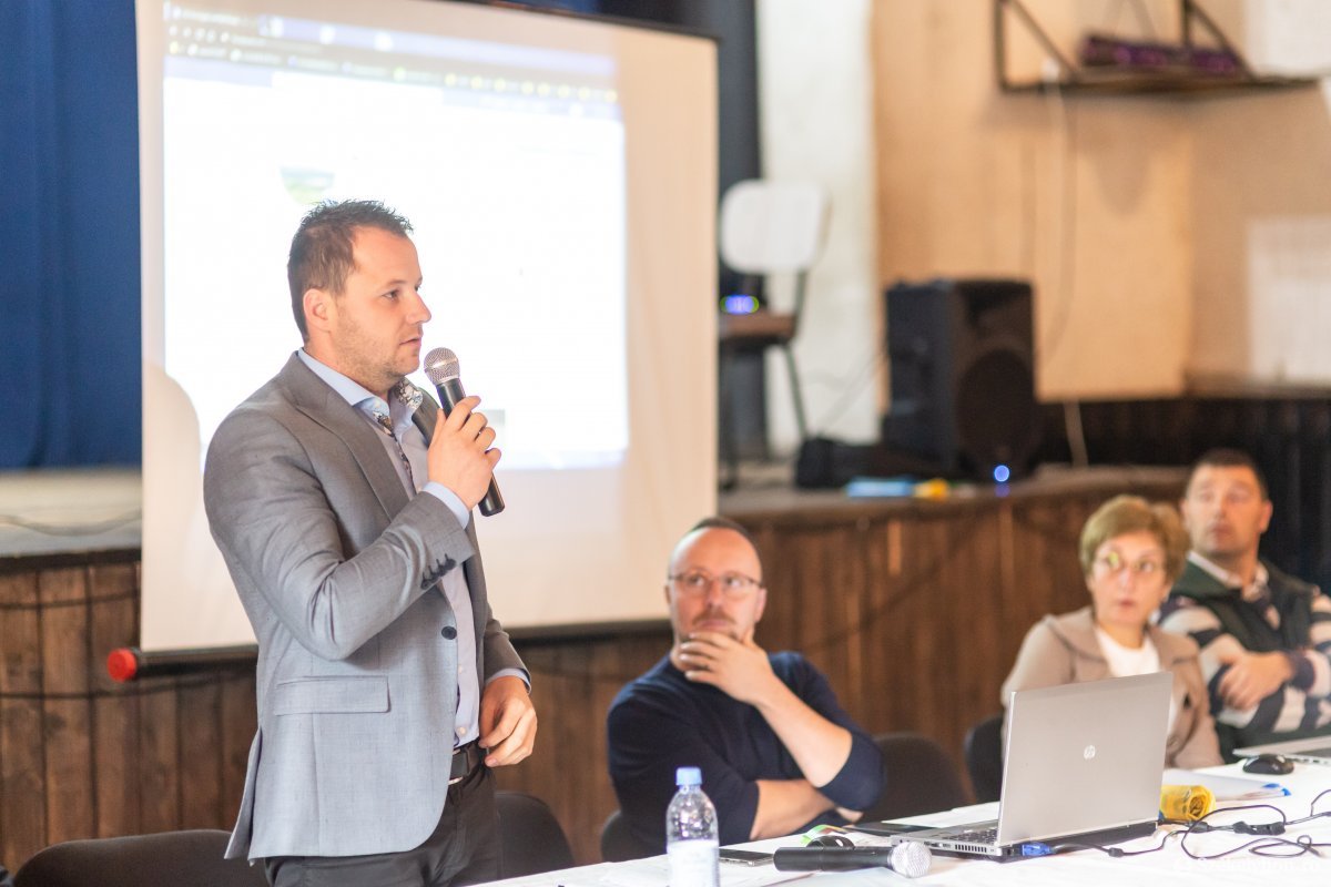 Lőrincz Csaba váltja Molnár Tibort a polgármesteri székben Szentegyházán •  Fotó: Erdély Bálint Előd