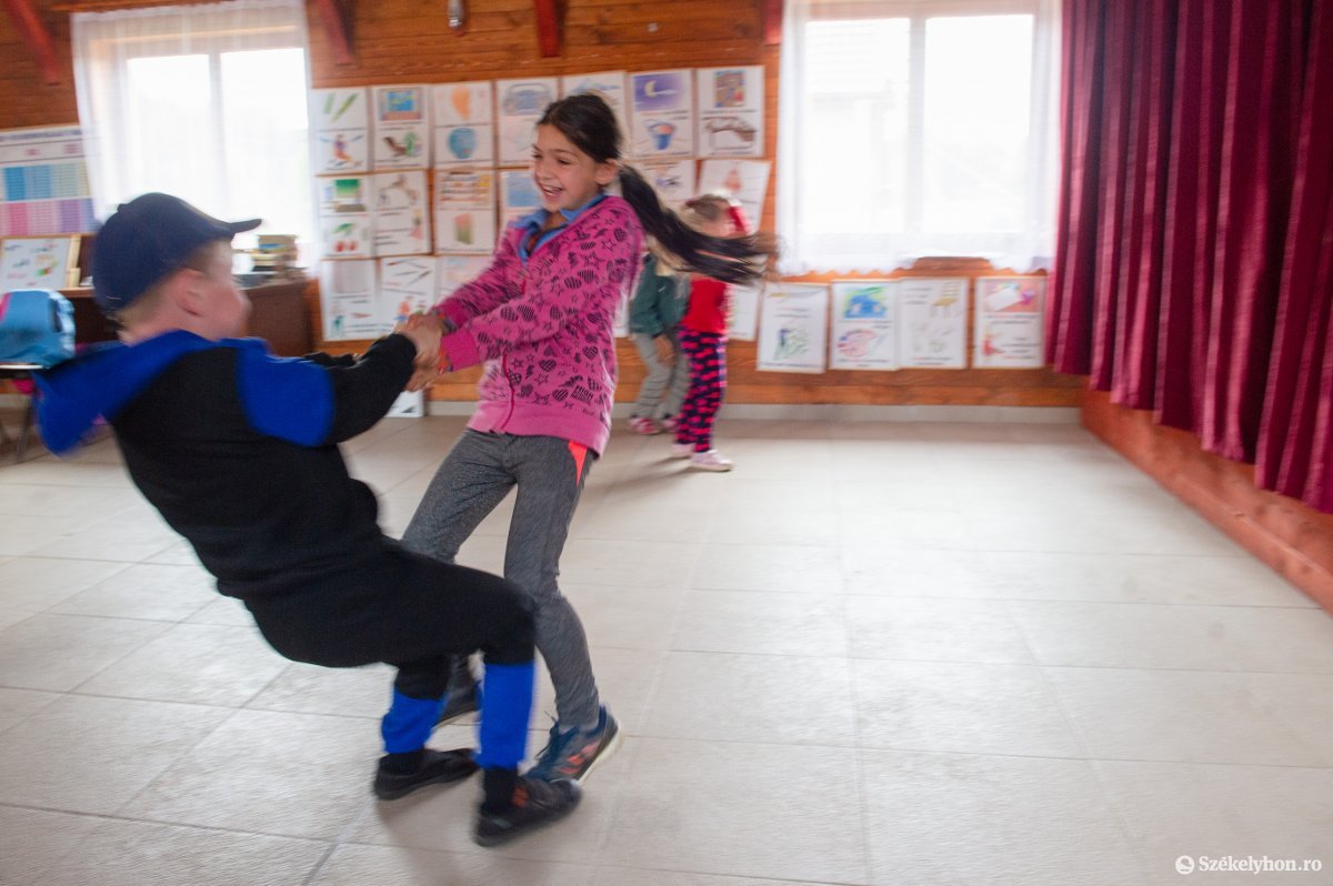 A diákok, szülők, tanárok számára is előnyös, ha előre látható lenne, mikor kezdődik a szünidő, és mikor ér véget &bullet;  Fotó: Beliczay László