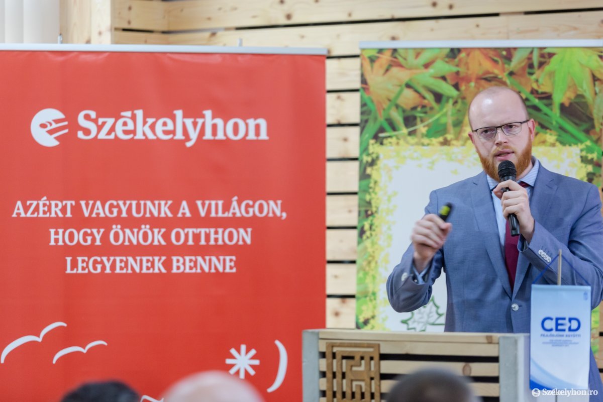 Bálint Csaba: sokkal fontosabb az euróhoz vezető út, mint maga az euró •  Fotó: Erdély Bálint Előd