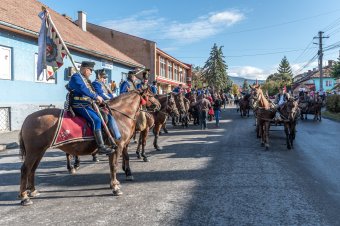 Ismét hadba vonulnak a szentegyházi huszárok, idén Potápi Árpád János is részt vesz az Őszi Hadjáraton