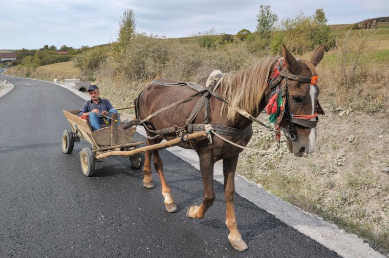 Sok pénzt költenének a megyei utak felújítására