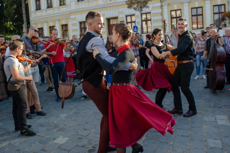 Népzenétől lesz hangos Székelyudvarhely a hétvégén