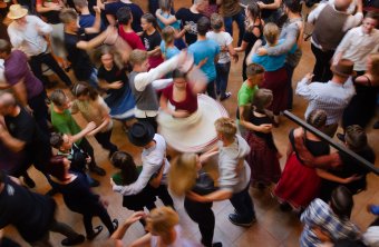 Kihalófélben lévő mesterségekről, erdélyi táncházakról szóló alkotások a sztánai Nemzetközi Népismereti Filmszemlén