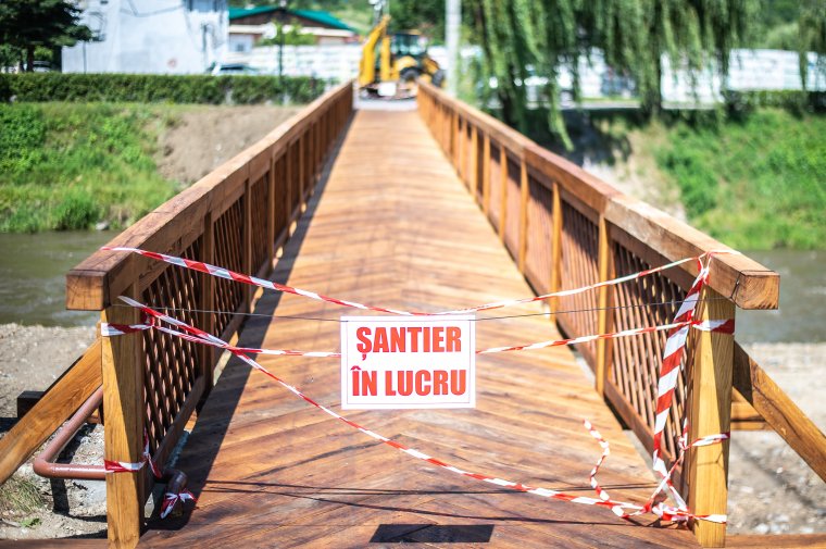 Hídépítések: egy elkészült, a másikat elbontották