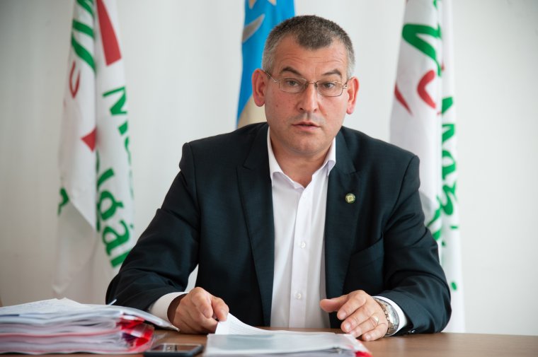 Gálfi kitálalt: szerinte szabálytalanul váltották le