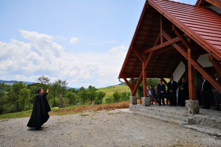 Átadták és megáldották a homoródújfalvi ravatalozót