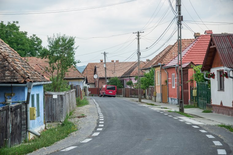 Fontos útszakaszt aszfaltoztak le Fiatfalván