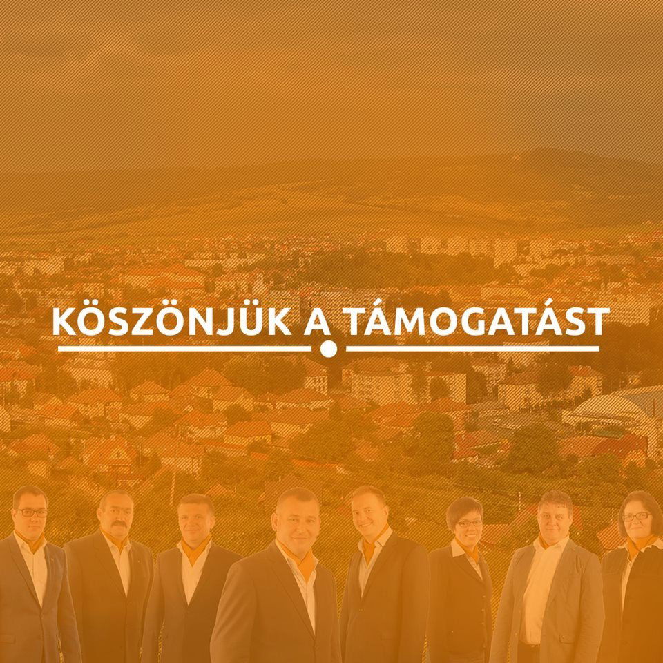 Itt még egységben és egyetértésben: a választás után közzétett koalíciós molinó, Gálfi jobbján Mike Levente 