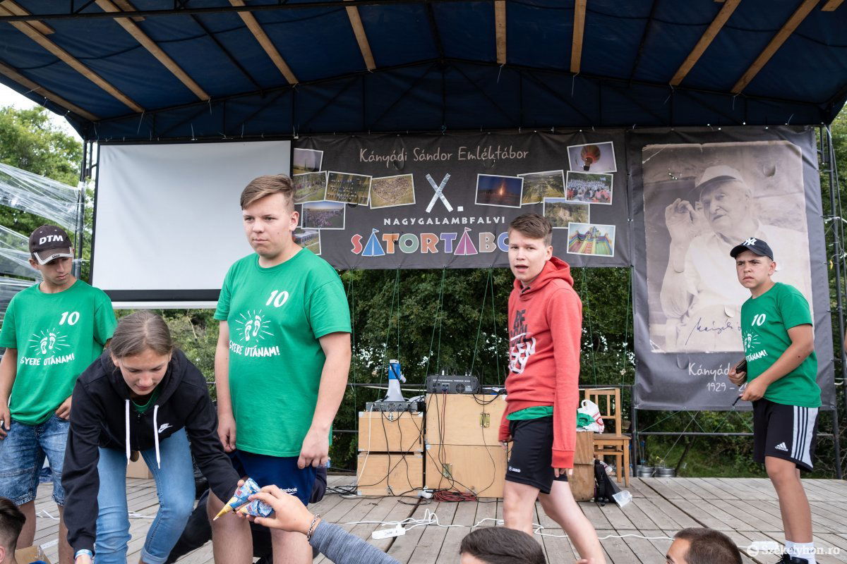 Egymást váltják a programok a színpadon •  Fotó: Veres Nándor