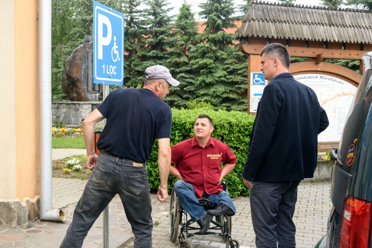 Mozgássérült-parkolót hoztak létre Máréfalván